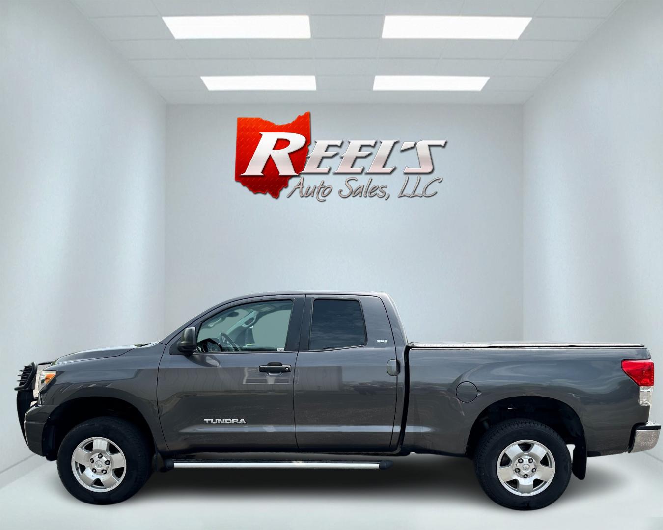 2011 Gray /Black Toyota Tundra SR5 (5TFUM5F12BX) with an 4.6L V8 engine, 6-speed automatic transmission, located at 11115 Chardon Rd. , Chardon, OH, 44024, (440) 214-9705, 41.580246, -81.241943 - Photo#10